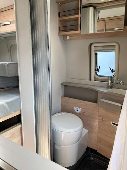 burstner-campervan-van-dwarsbed-dethleffs (1) -  - Dethleffs Globetrail