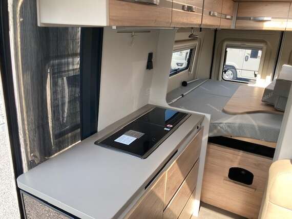 burstner-campervan-van-dwarsbed-dethleffs (9) -  - Dethleffs Globetrail