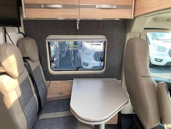 burstner-campervan-van-dwarsbed-dethleffs (2) -  - Dethleffs Globetrail