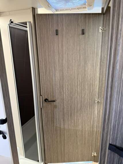 carat-479-mclouis-twinbedden-l salon-motorhome-mobilhome-camper (10) -  - McLouis Carat 479 Ford