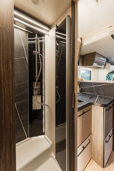 Carat-MC4-McLouis-half integraal-motorhome-mobilhome-camper-473-twinbedden-ford-automaat (7) -  - McLouis Carat 473 - Ford